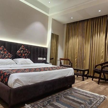 Hotel Alpine Plaza Shahpur  ภายนอก รูปภาพ