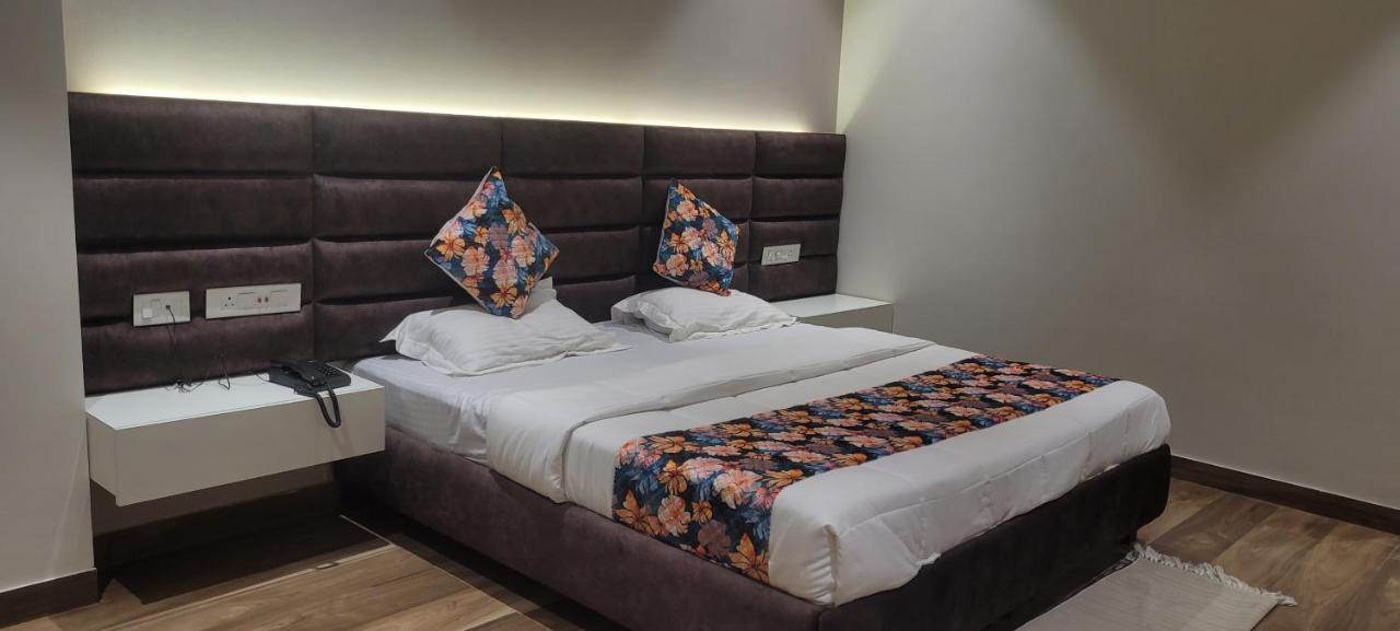Hotel Alpine Plaza Shahpur  ภายนอก รูปภาพ