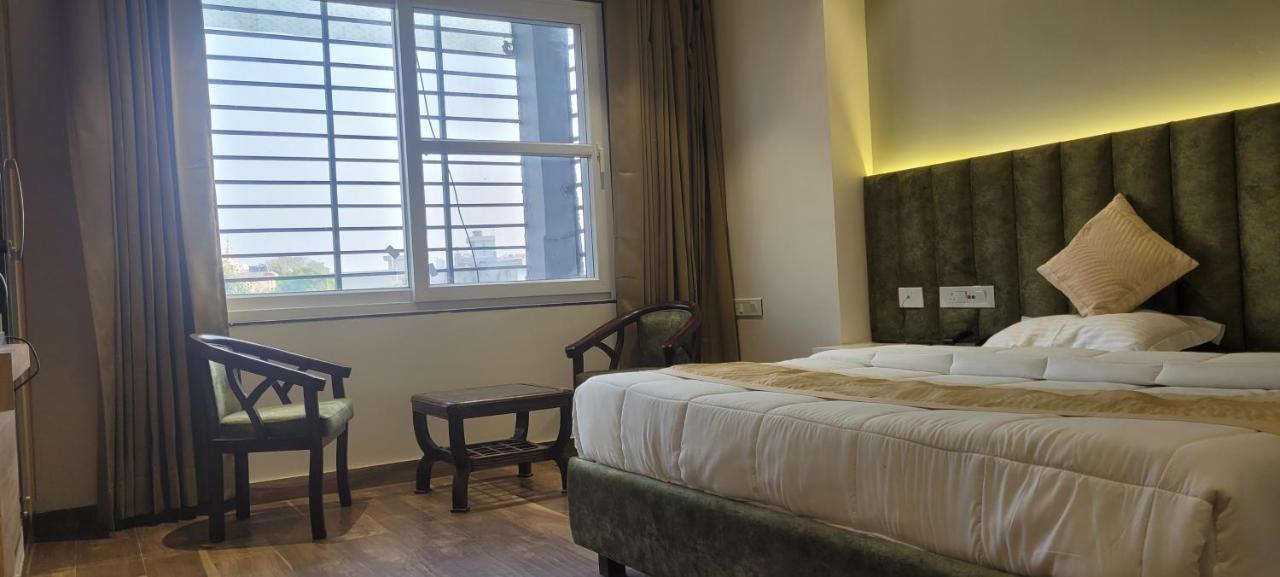 Hotel Alpine Plaza Shahpur  ภายนอก รูปภาพ