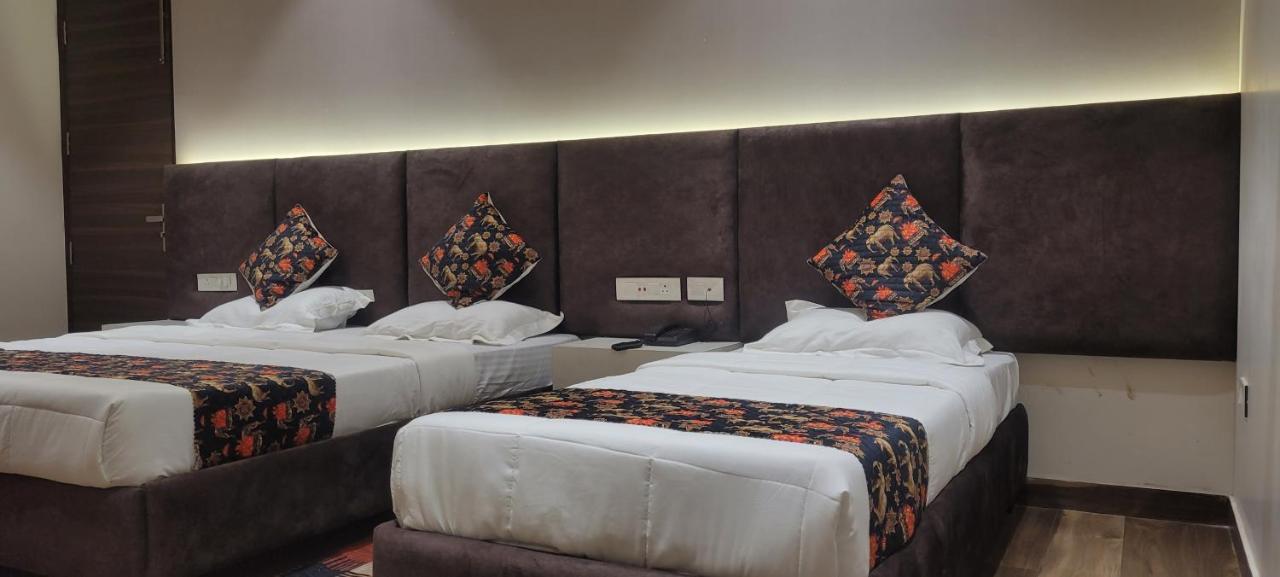 Hotel Alpine Plaza Shahpur  ภายนอก รูปภาพ