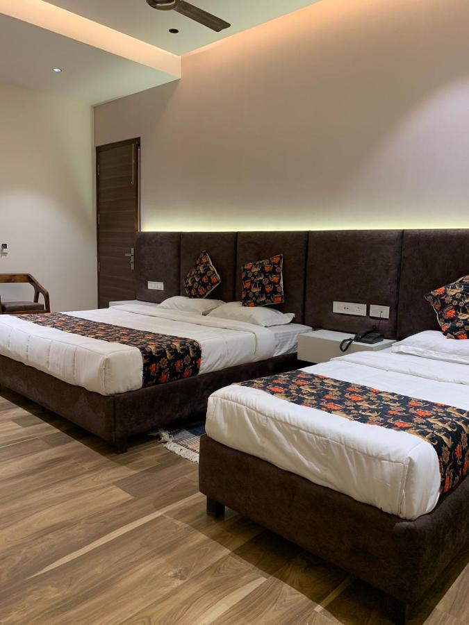 Hotel Alpine Plaza Shahpur  ภายนอก รูปภาพ