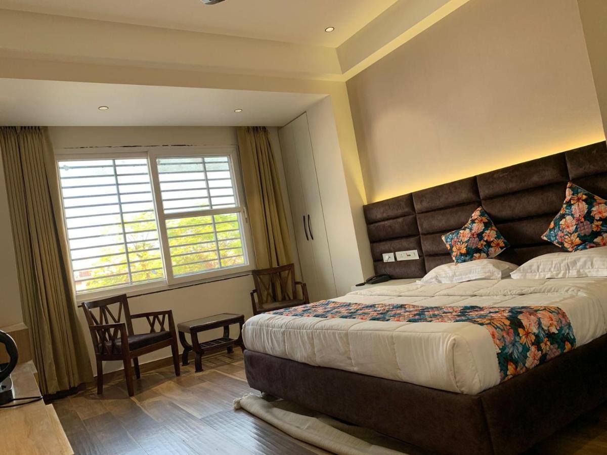 Hotel Alpine Plaza Shahpur  ภายนอก รูปภาพ